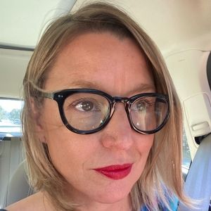 Meet your Posher, Julie